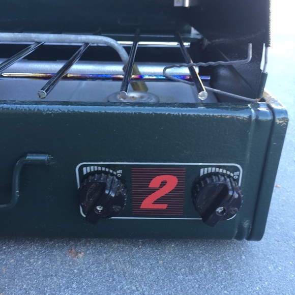 Coleman 2 Burner Classic Propane Camp Stove - Picture 3 of 9